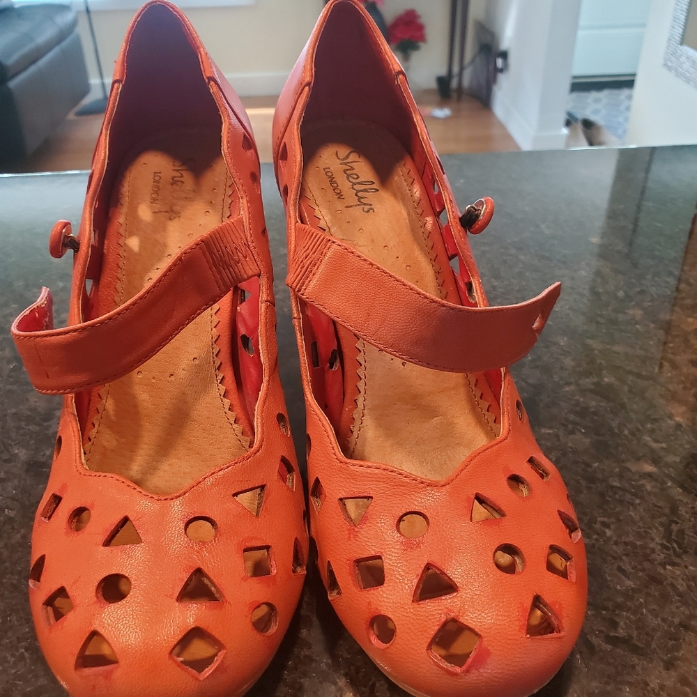 Orange pump - Picture 4 of 11